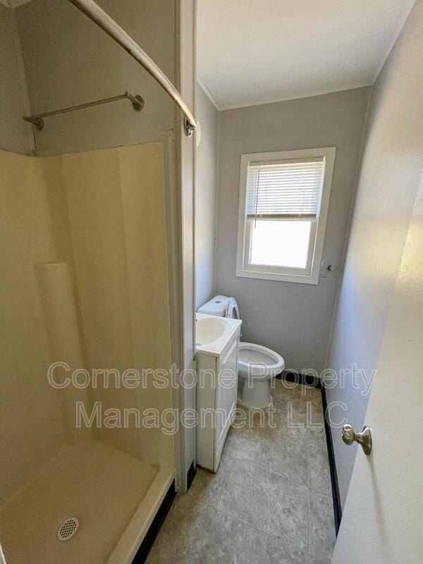 Photo - 8275 Lakeview Dr