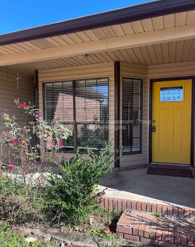 Photo - 2220 Kerra Ln