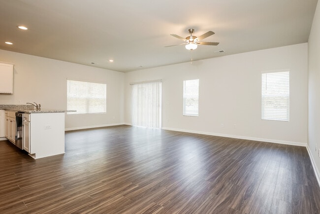 Photo - 263 Clydesdale Cir