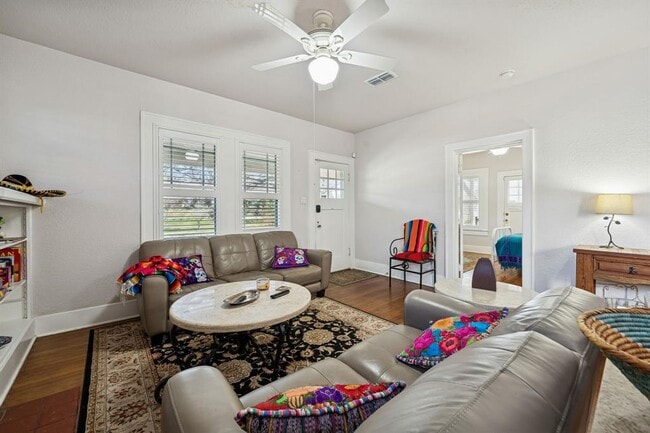 Photo - 3101 Wheeler St