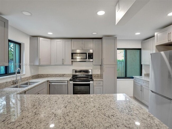 Photo - 6 Chestnut Cir