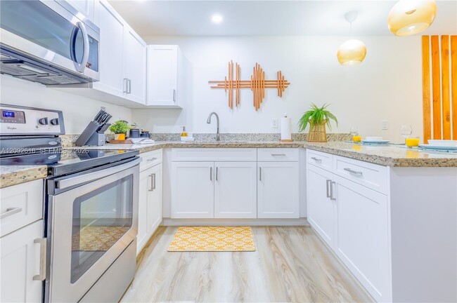1762 NW 15th St