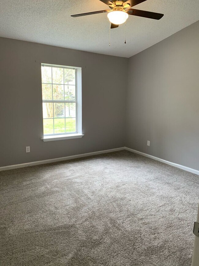 Photo - Spectacular Freshly Renovated 2 Bedroom 2 ...