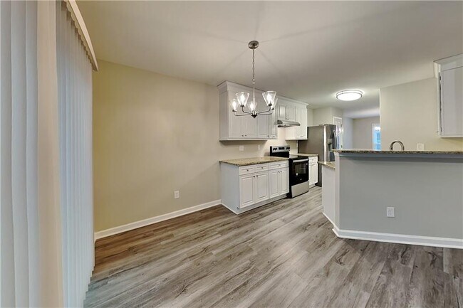 Photo - 7003 Hampshire Ct