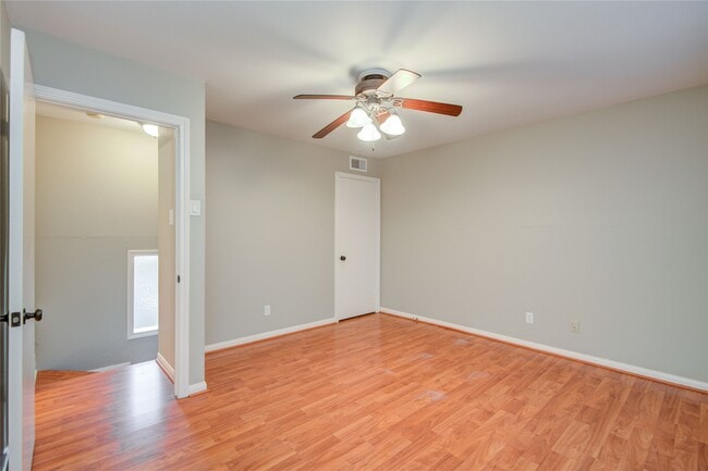 Photo - 2225 Mimosa Dr Unit 4