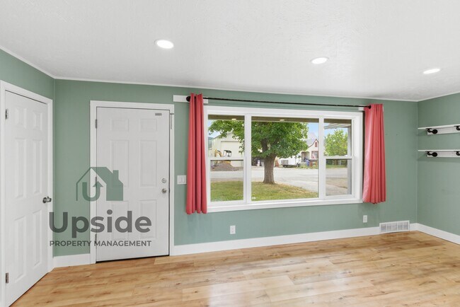 Photo - 8719 E Valleyway Ave