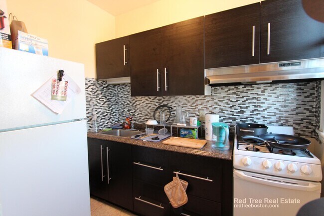 Photo - 1301 Commonwealth Ave