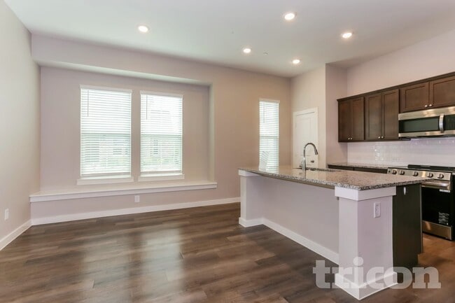 Photo - 1029 Fallgate Dr