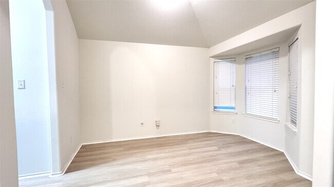 Photo - 6818 Hampden Point Ct