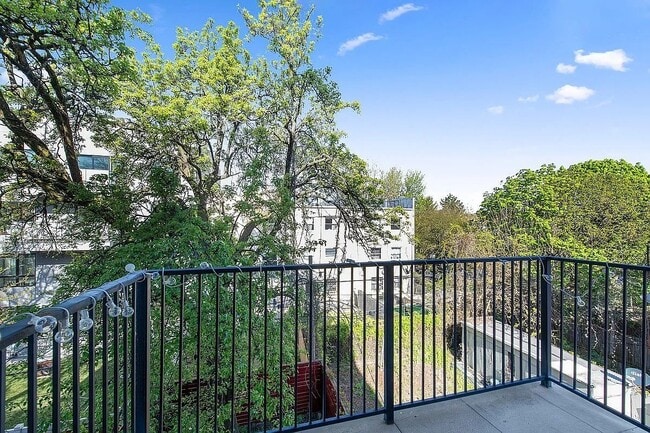 Photo - 42 Rochester Ave