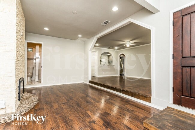 Photo - 11517 Fernald Ave