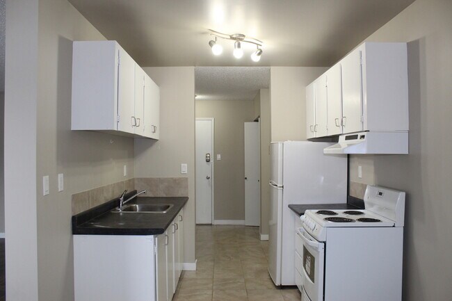 Photo - Shirley Manor