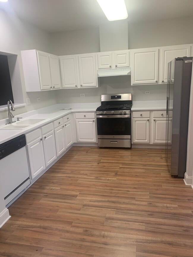 Photo - 9403 Harrison St