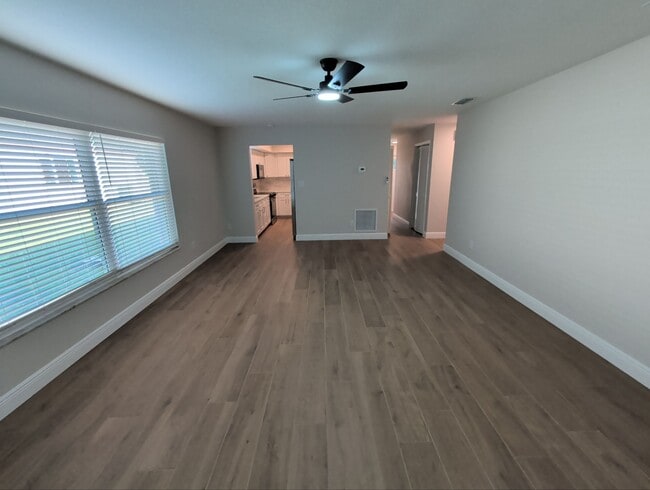 Photo - 7 Chinaberry Cir