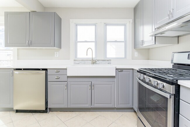 Photo - 17213 Clifton Blvd Townhome