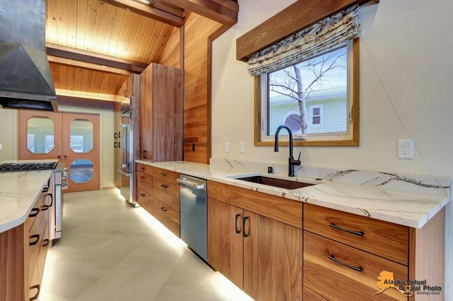 Photo - 4044 North Point Drive