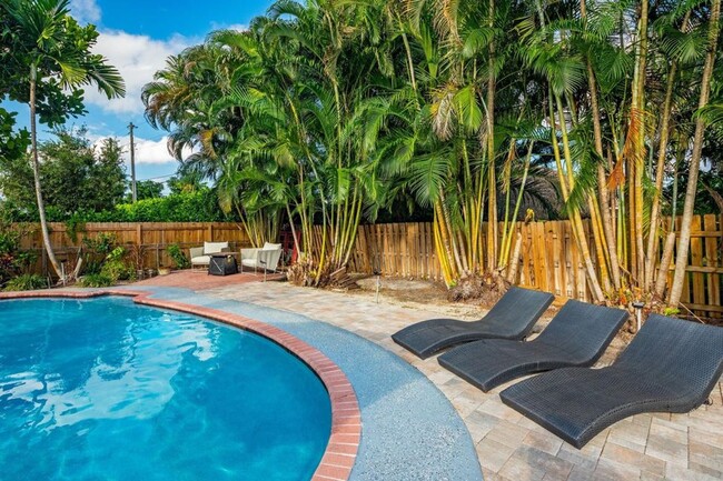 Photo - 7306 Clarke Rd