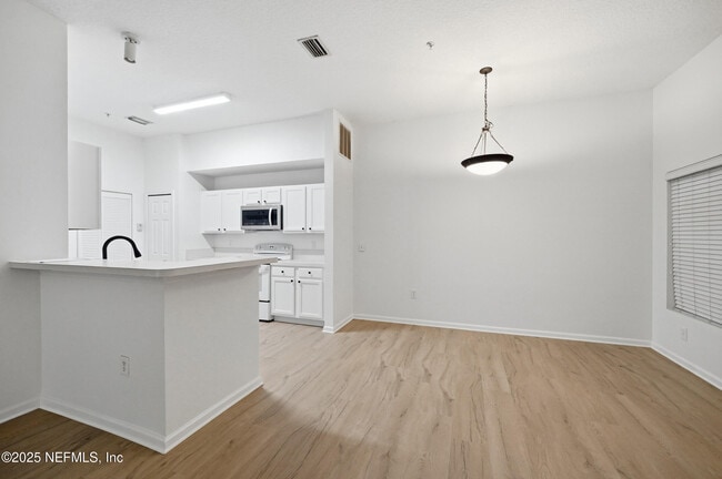 Photo - 6081 Maggies Cir Unit 104