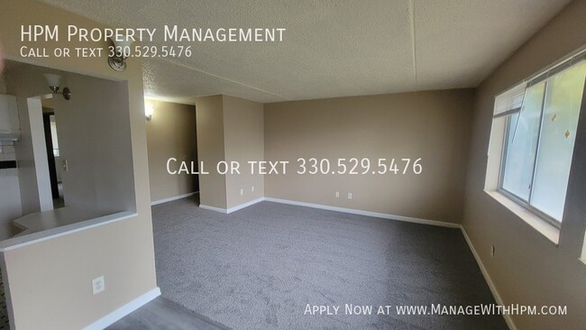 Photo - 723 E Waterloo Rd Unit A