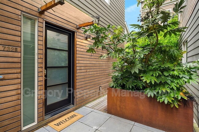 Photo - 732 Boylston Ave E Townhome
