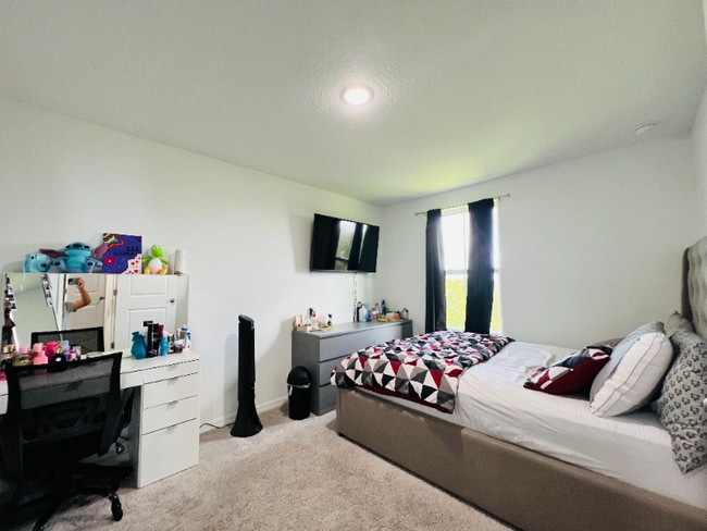 Photo - 1561 Discovery St