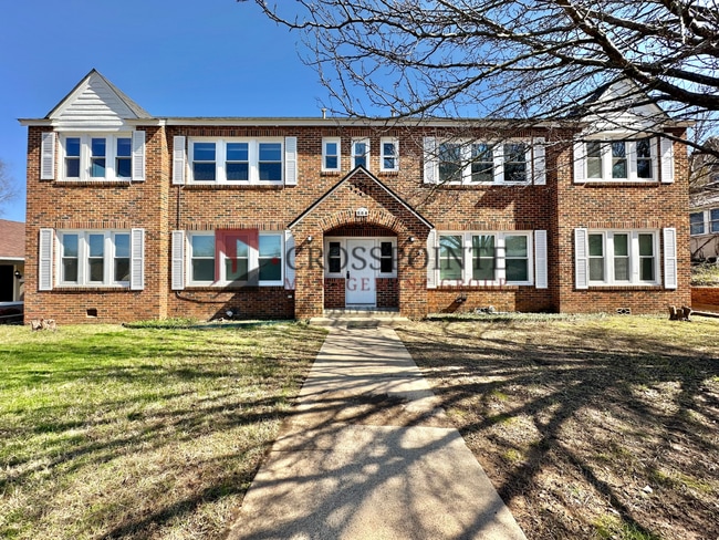 Building Photo - 526 S Bonner Ave Unit 4