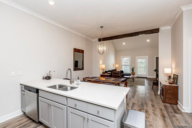 Photo - 17509 Comfort Blvd