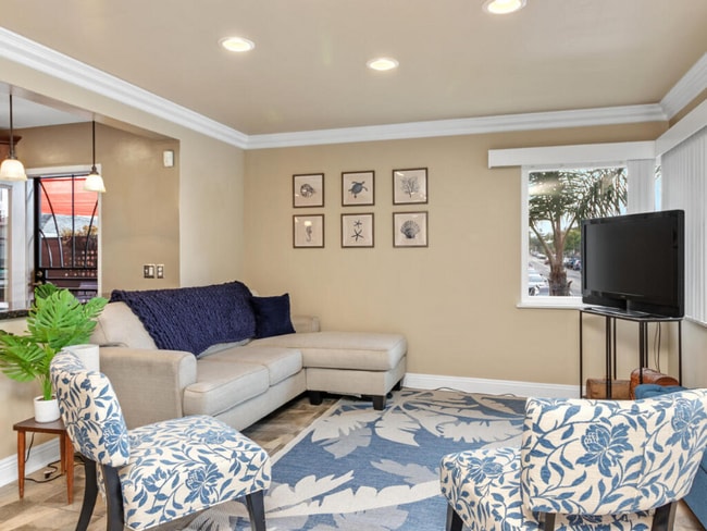 Photo - 244 S Horne St