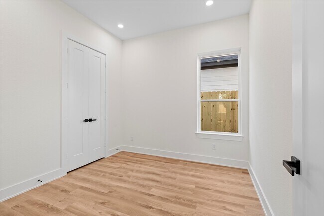 Building Photo - 6532 Weston St