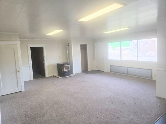 Photo - 1917 7 Mile Rd