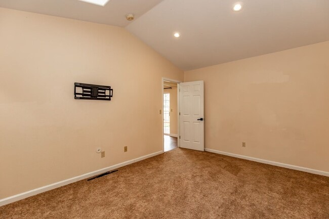 Photo - **MOVE IN SPECIAL!** Pet Friendly Charming 3 Bedroom Home with large office!