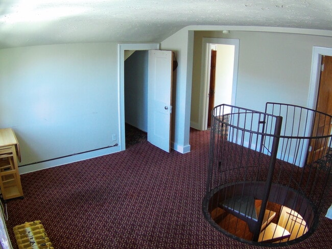 Building Photo - 920 W Lovell St Unit #3