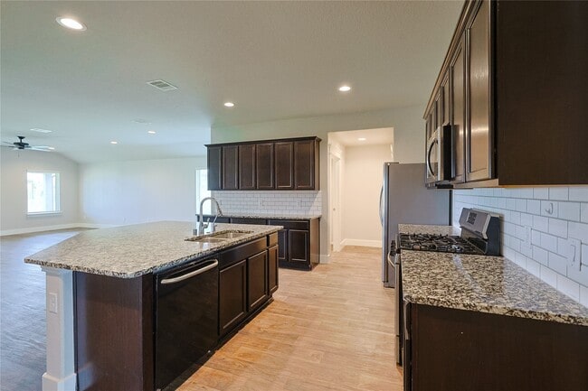 Photo - 707 Acacia Park Ln