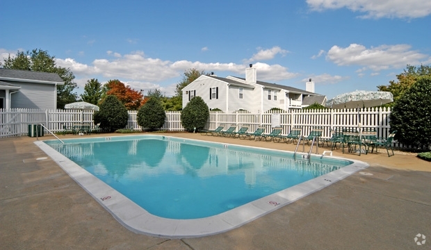 Pool Area - Greens at Cross Court Rental