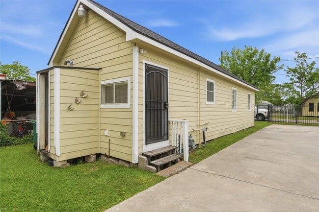 Photo - 7922 Sherman St