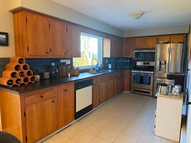 Photo - 12 Holiday Dr