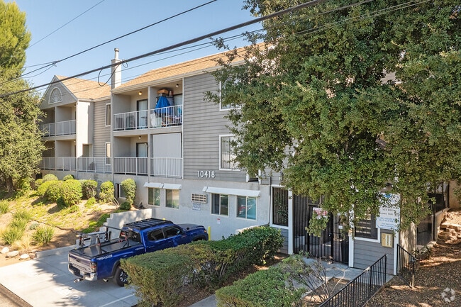 Scoville-10418 - Scoville-10418