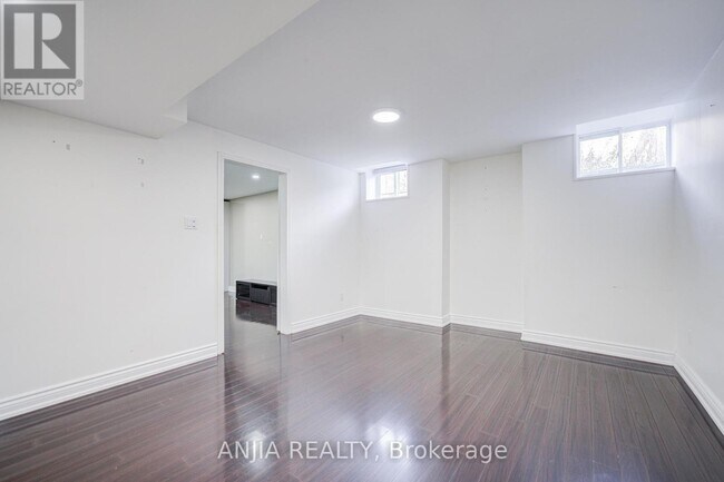 Photo - 15 Ross Shiner Ln