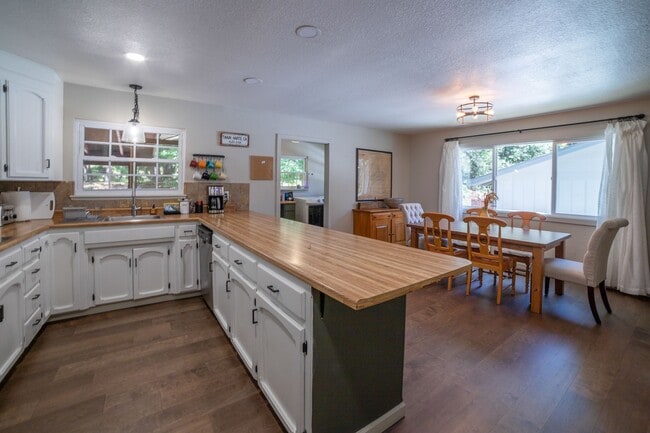 Photo - 23899 Sierra Pine Ave