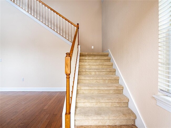Photo - 273 Alexander Woods Dr