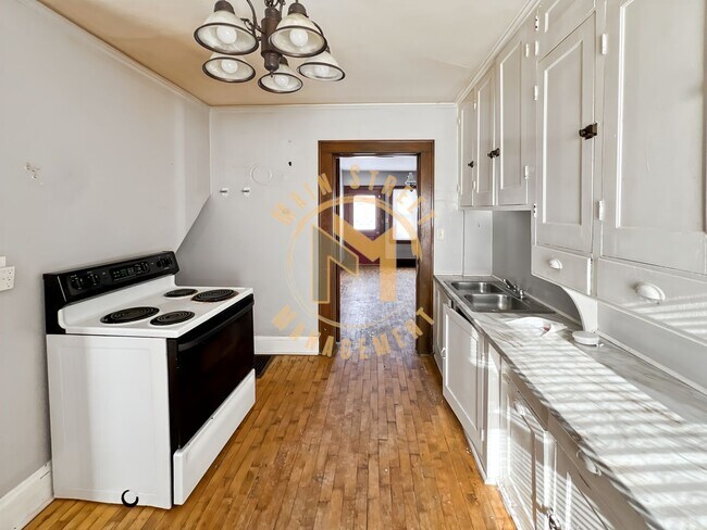 Photo - 223 E Franklin Ave Unit Front