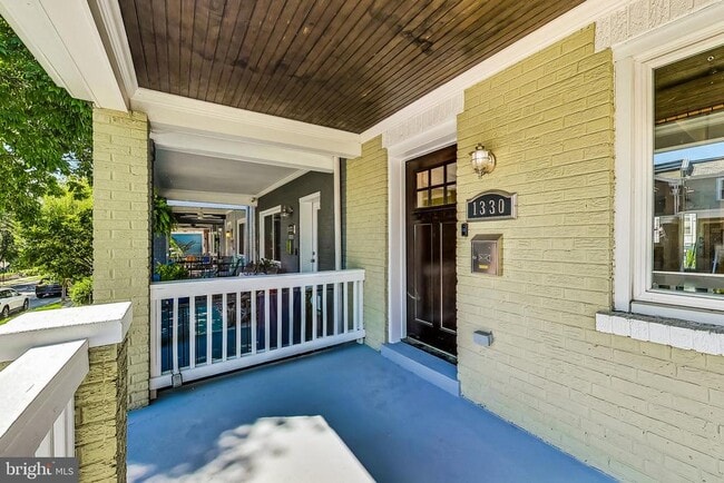 Photo - 1330 Staples St NE