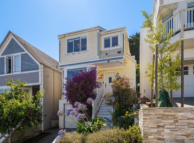 Building Photo - 2106 Castro St Unit 2106 Castro Street Rental