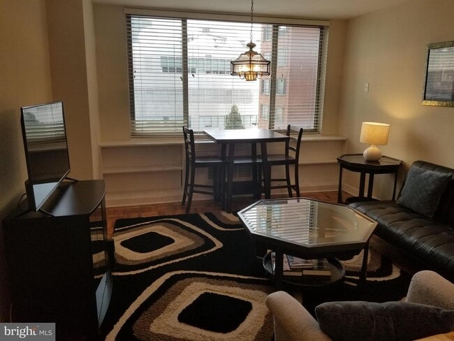 Photo - 1121 Arlington Blvd Unit 328