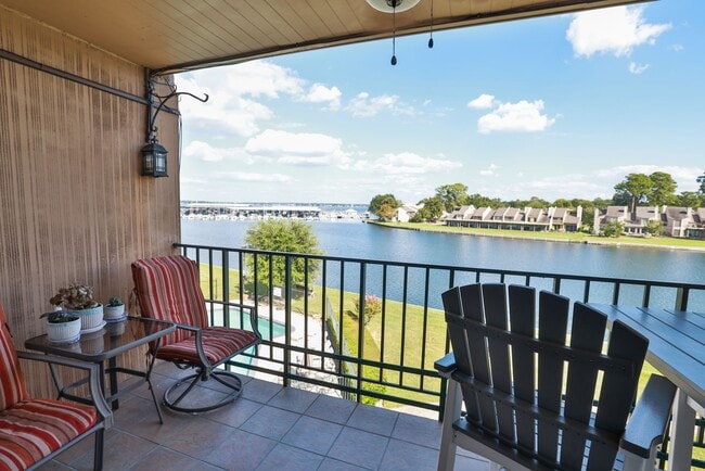 Building Photo - 12600 Melville Dr Unit 318B