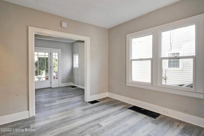 Photo - 130 Gillette Ave