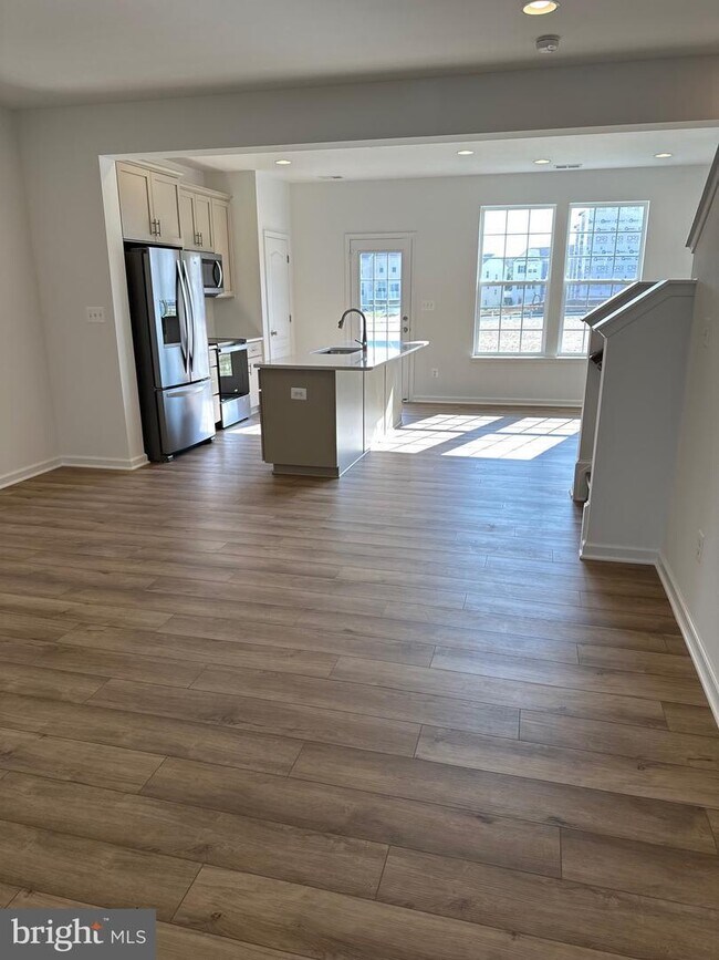 Photo - 505 Hillsdale Pl