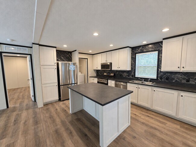 13 Hummingbird Dr