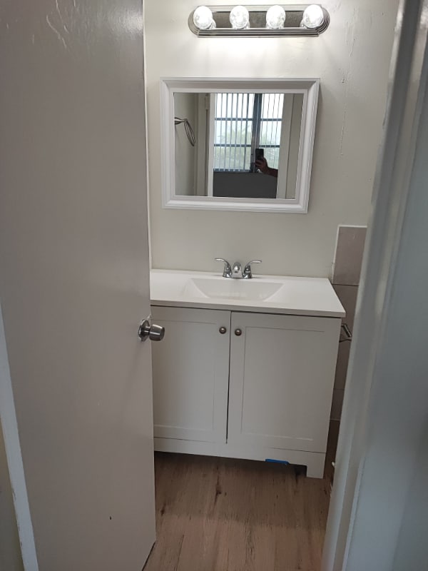 Photo - 3181 W Hallandale Beach Blvd Unidad 304