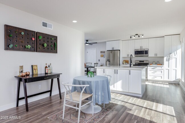 Photo - 2936 W Michelle Dr